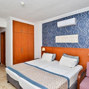 Deluxe Zimmer mit Kingsize-Bett